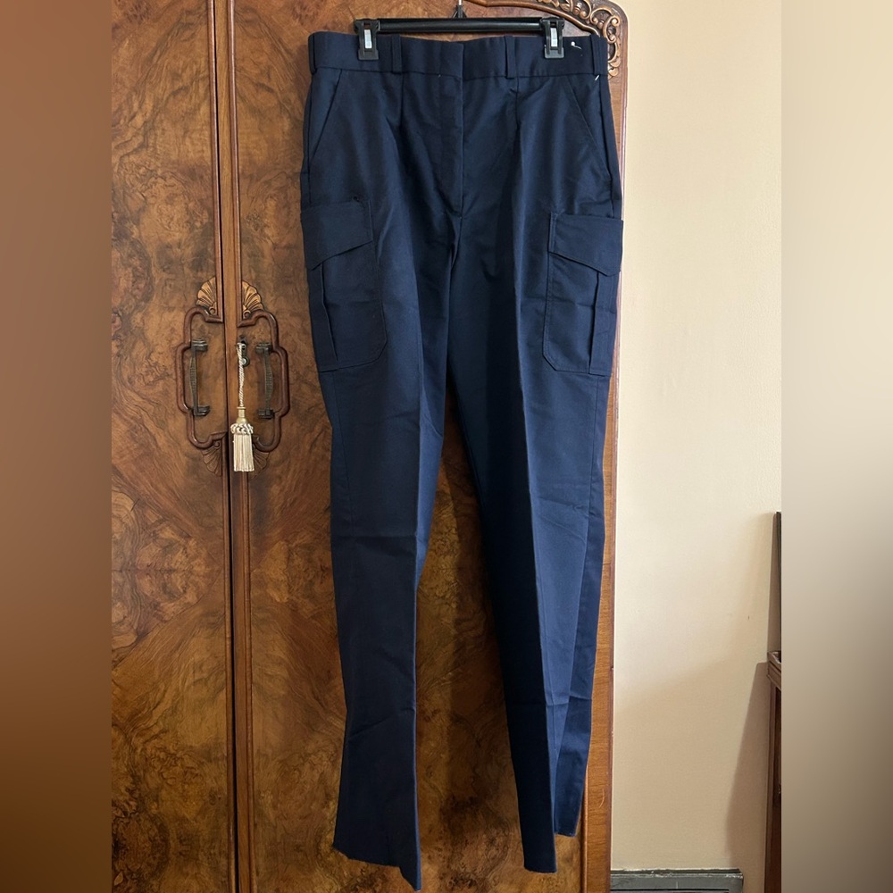 Women’s uniform pants Martin’s size 16 not hemmed workwear